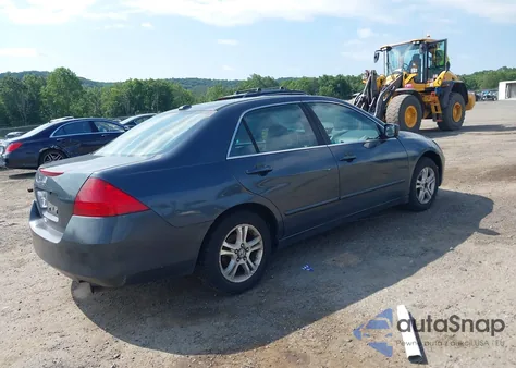 2006 Honda Accord 2.4 Ex z USA, uszkodzony, nr VIN 1HGCM568X6A049481